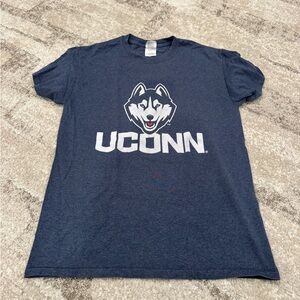 Vintage UCONN short sleeve tee